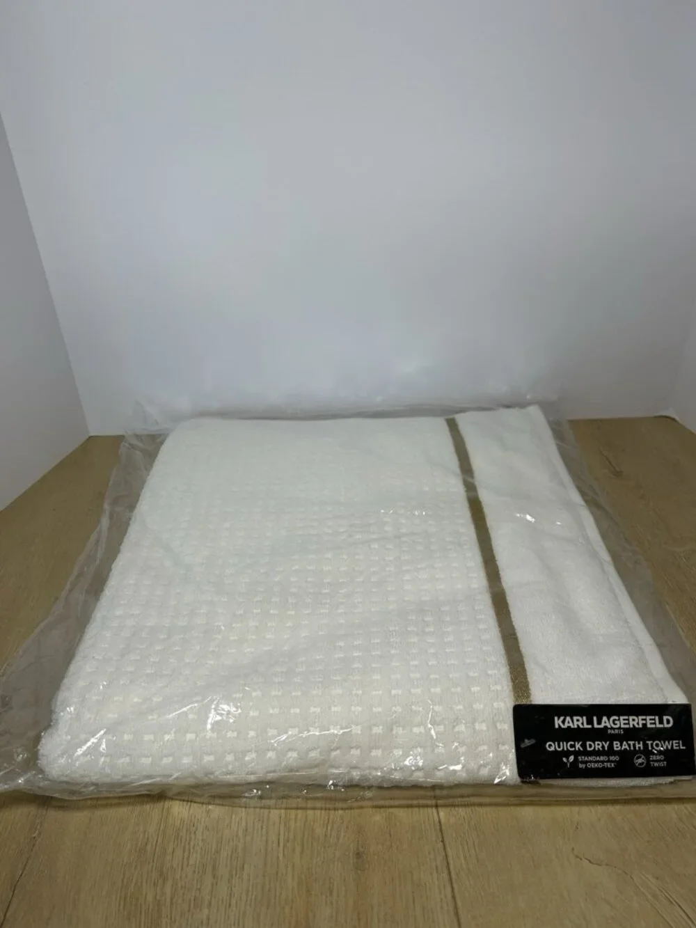 Karl Lagerfeld Paris Bath Towel 100% Cotton White/Gold NEW